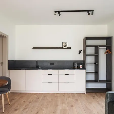 Topoliu Apartamentai * פלאנגה